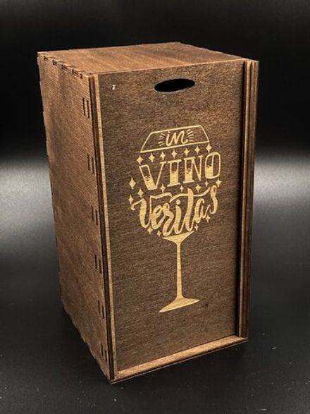 Деревянная коробка " in VINO VERITAS"