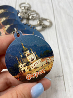 брелок с логотипом