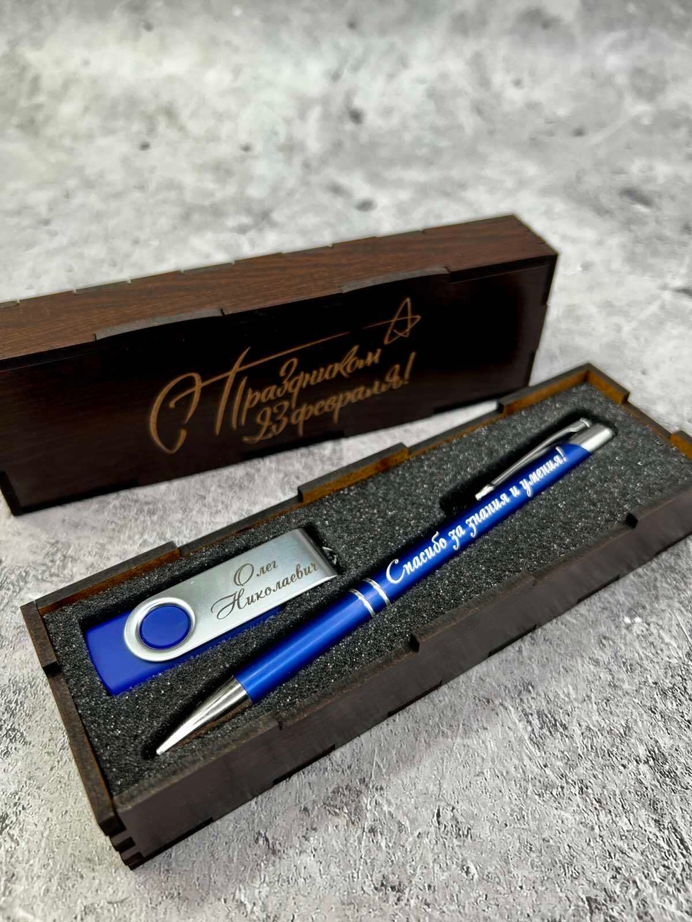 Подарочная ручка флешка 16Gb в красивой коробке