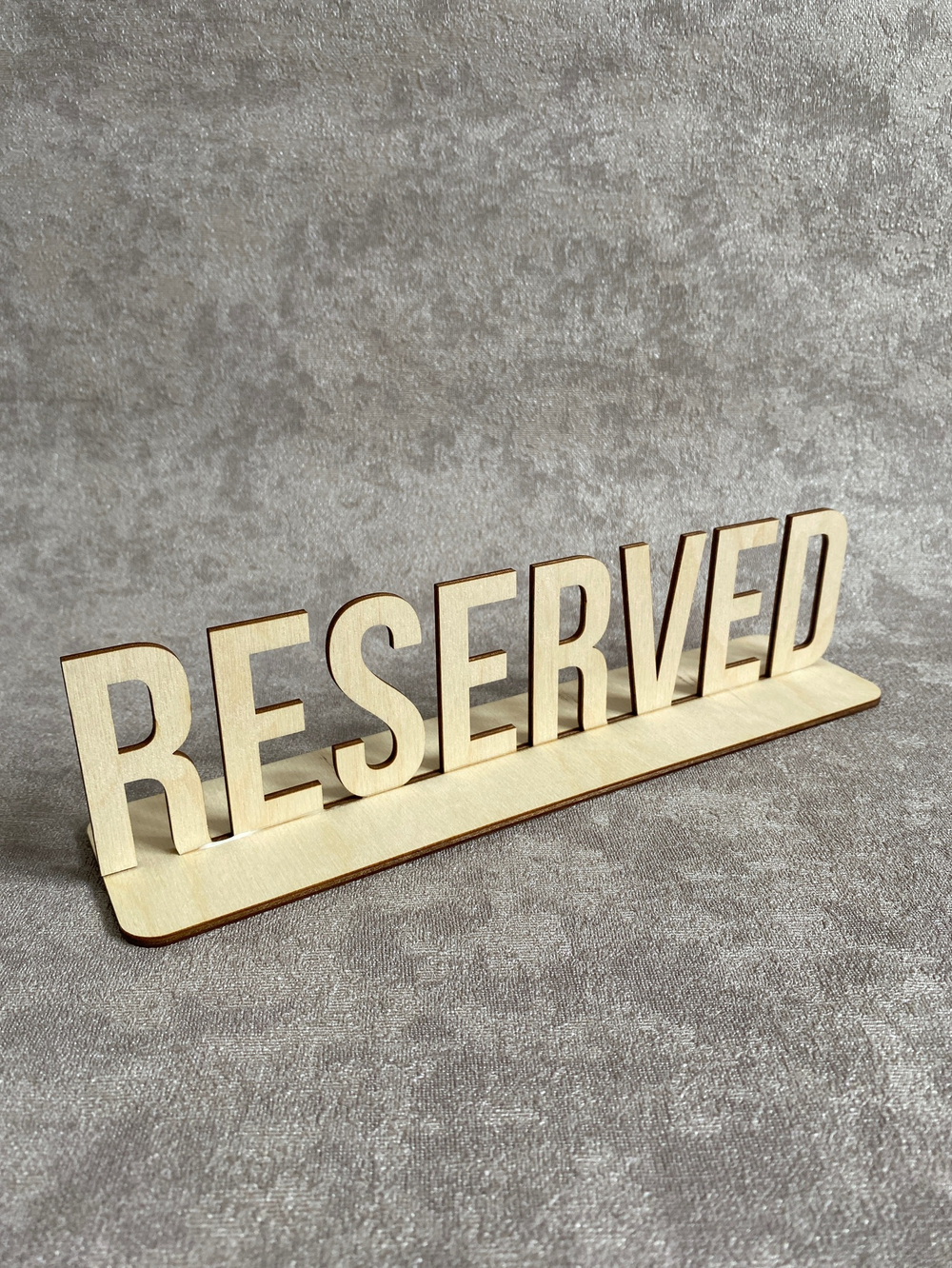 Табличка "RESERVED"